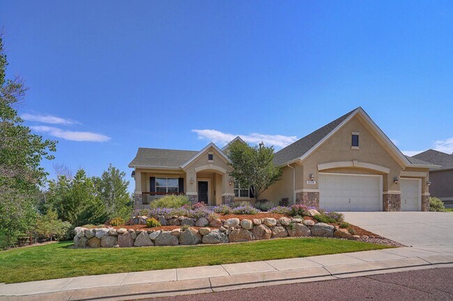 Building Photo - Beautiful Ranch Style Home in District 20-...