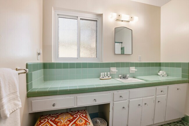 Building Photo - 1312 Dillard St