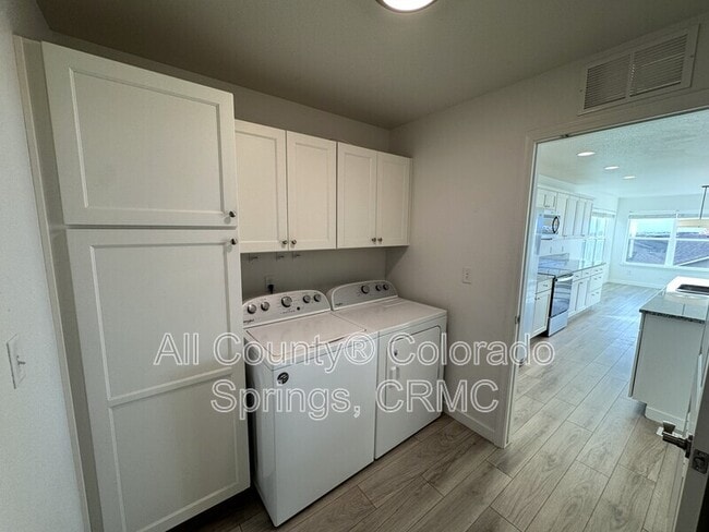 Building Photo - 8084 Gilpin Peak Drive