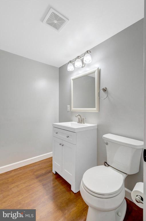 Building Photo - 6805 Reynard Dr