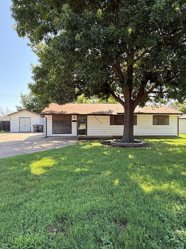 Primary Photo - 3 Bedroom 2 bath in Faith Village