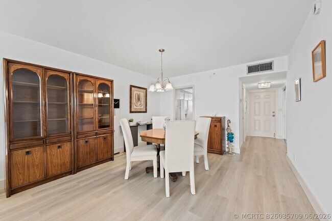 Building Photo - 3300 S Ocean Blvd