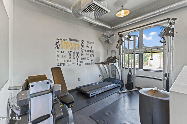 Building Photo - 914 E Osborn Rd