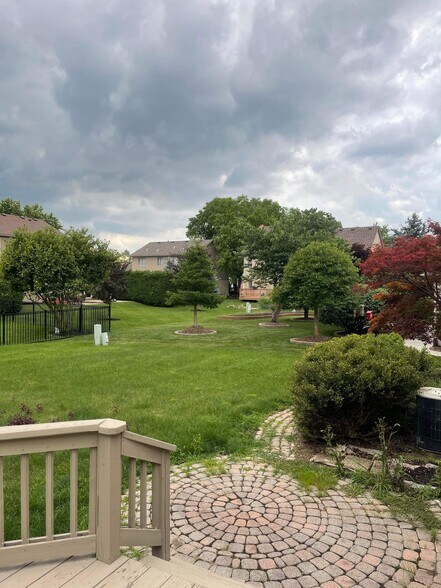 Building Photo - 43905 Rivergate Dr