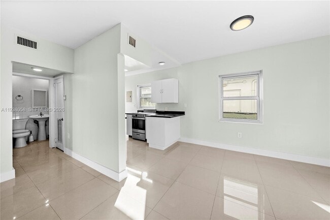 Building Photo - 1203 Marseille Dr