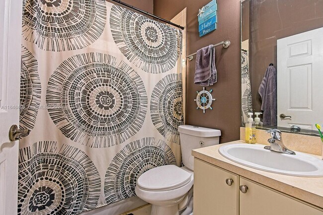 Building Photo - 1921 SE 16th Ave