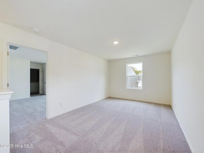 Building Photo - 32 Moss Oaks Ct