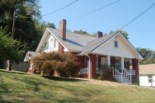 Primary Photo - 2225 Atchley St