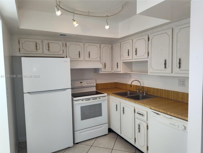 Building Photo - 7441 W Sunrise Blvd