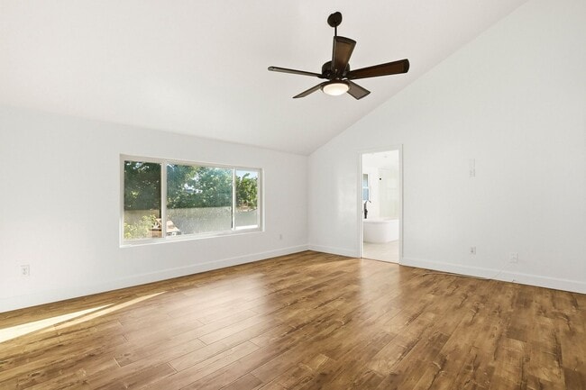 Building Photo - Fully Renovated Home in University City!