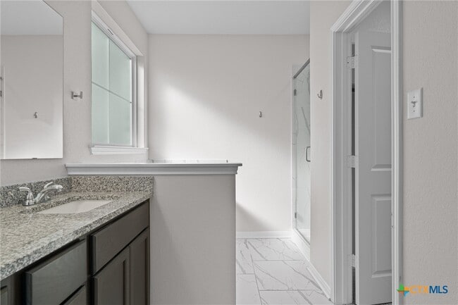 Building Photo - 1037 Shelby Dr