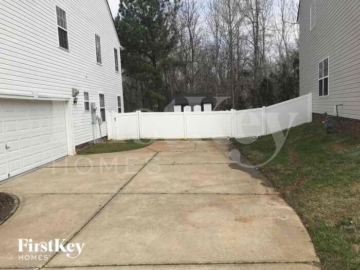 Building Photo - 12204 Palomar Dr