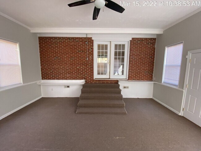 Building Photo - 144 S Ingleside Dr