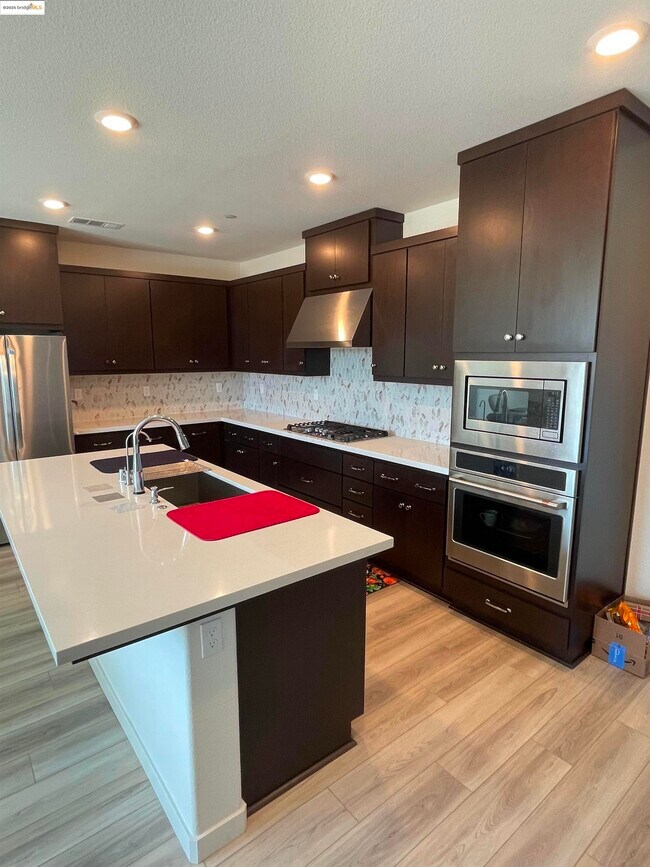 Building Photo - 5444 Spg Mountain Ln