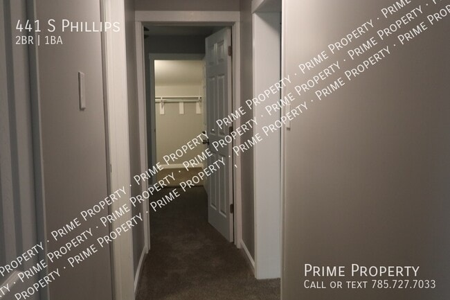 Building Photo - 441 S Phillips-