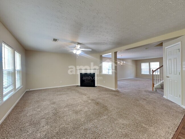 Building Photo - 574 Leaflet Ives Dr