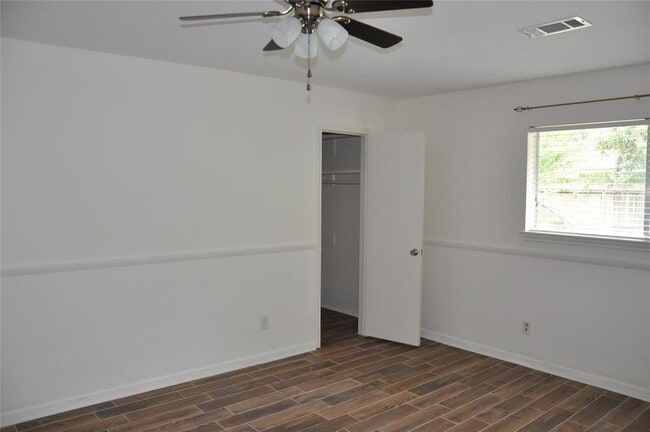 Building Photo - 5519 Caversham Dr