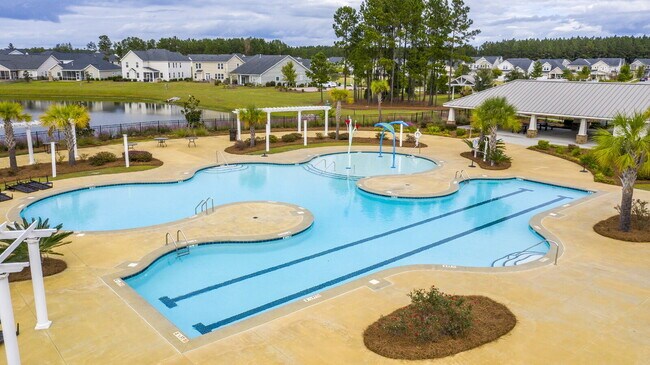 Building Photo - 838 Redbud Ln