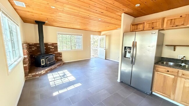 Building Photo - 52830 Pine Cove Rd