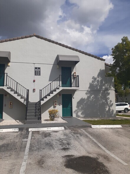 Building Photo - 6935 NW 179th St