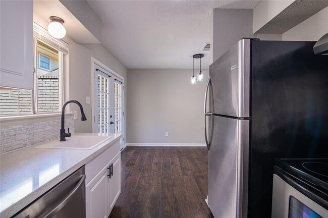 Building Photo - 17122 Blackhawk Blvd