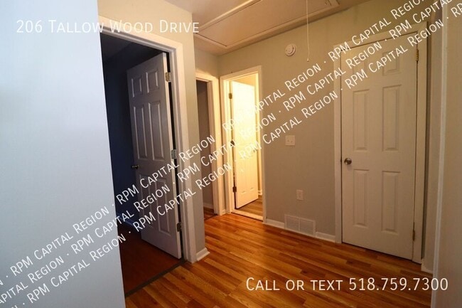 Building Photo - 206 Tallow Wood Dr