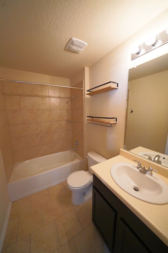 Building Photo - Gorgeous Selma Living with a Inground Pool! Realtor Commission: $625