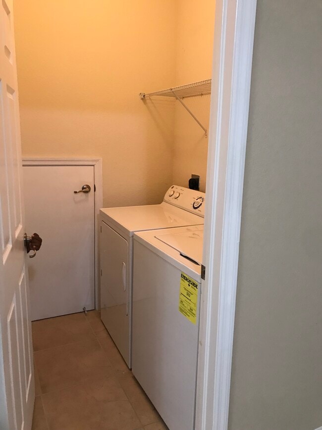 Building Photo - 3222 NW 31st Terrace