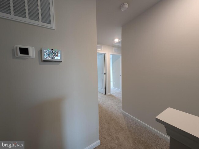 Building Photo - 134 Willett Holw St