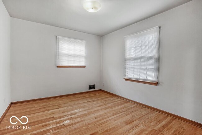 Building Photo - 508 Bernard Ave