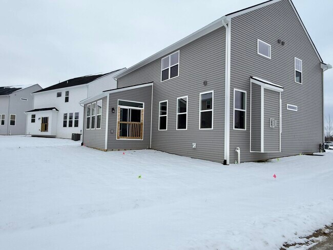 Building Photo - 6173 S Trailwoods Dr