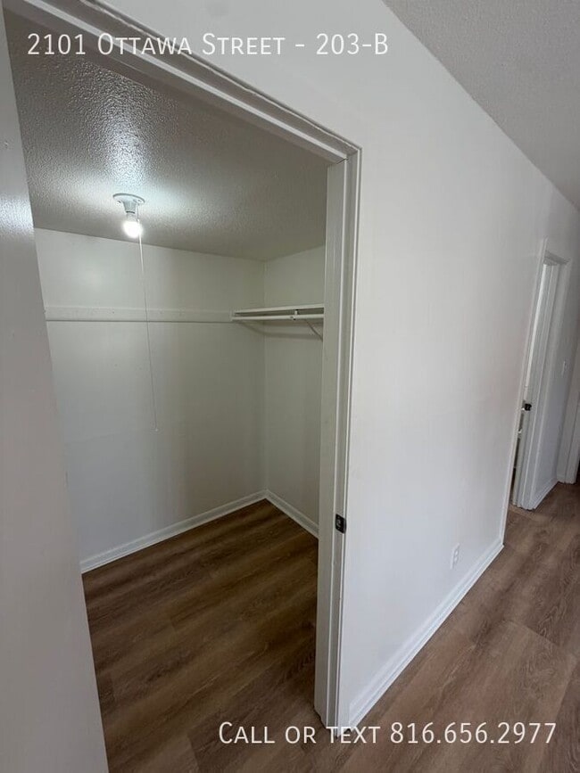 Building Photo - 2101 Ottawa St