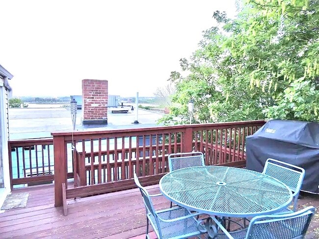 New Deck with nice water views - 127 G St