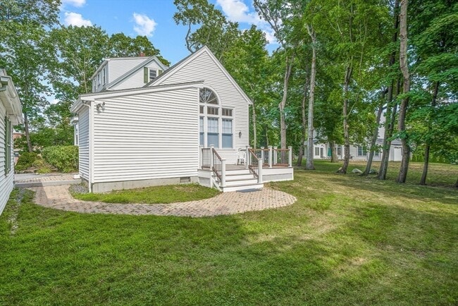 Building Photo - 20 Donizetti St