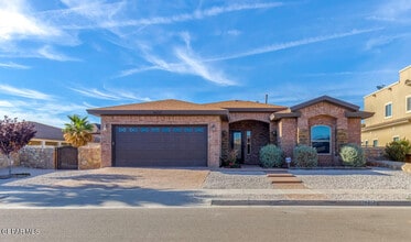 Building Photo - 14213 Meadow Lake Ave