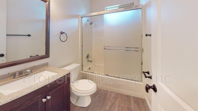 Building Photo - 1035 Pine St