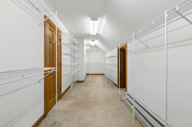 Building Photo - 15141 Arbor Dr