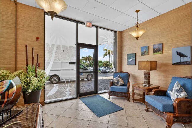 Building Photo - 5061 N Hwy A1A