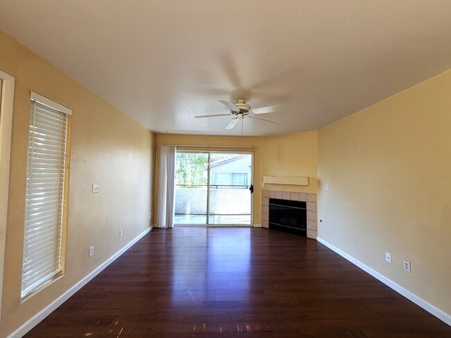 Building Photo - 4955 S Lindell Rd
