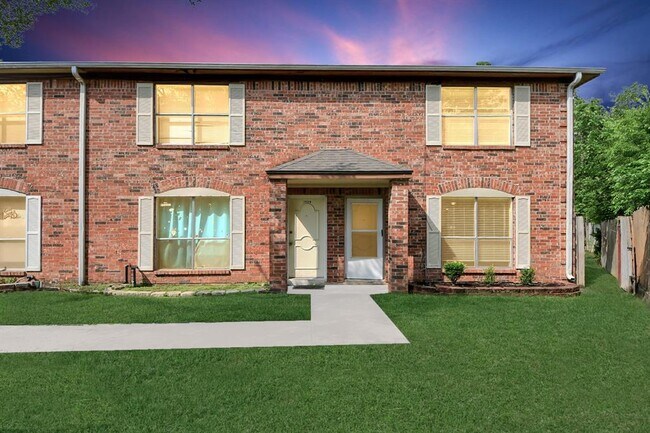 Primary Photo - 2207 Bauer Dr
