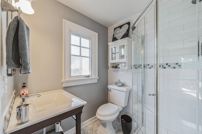 Building Photo - 1227 Sherman St