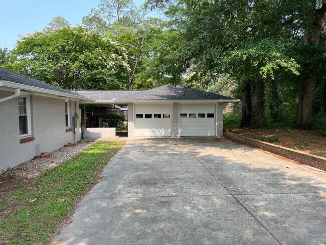 Building Photo - 810 Wannamaker Ave