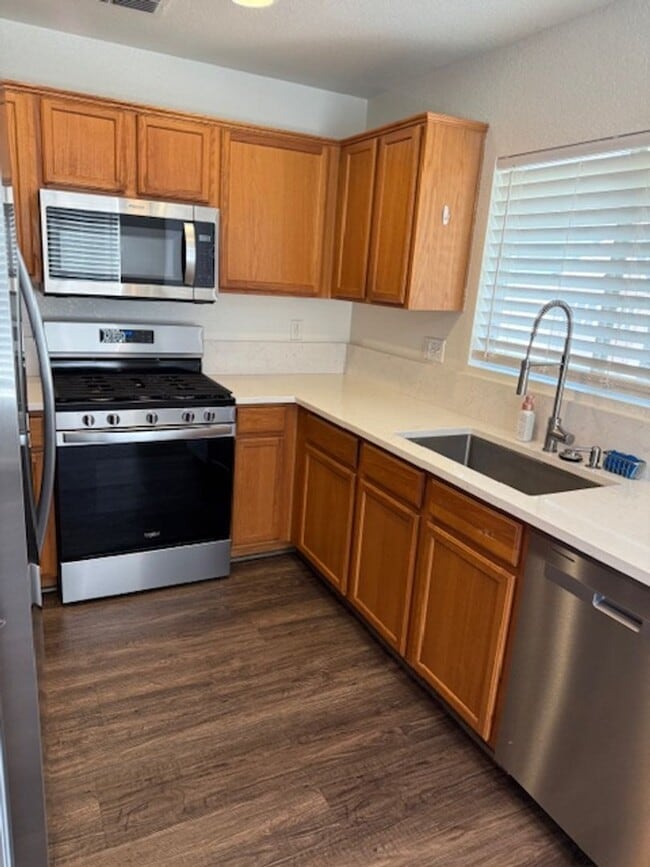 Building Photo - Cozy home in Natomas