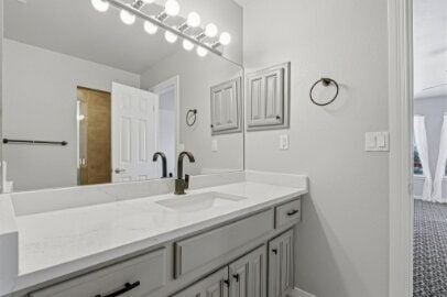 Building Photo - Updated 3-Bed Condo with Scenic Views & Cozy Fireplace