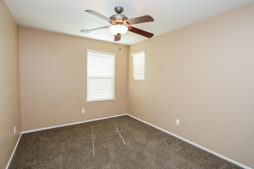 Building Photo - 9434 W Blooming Grove Ave