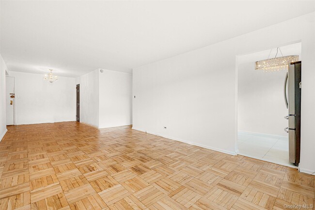 Building Photo - 94-30 60th Ave