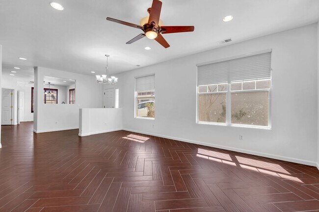 Building Photo - Inviting 3-Bed, 2-Bath Home in Gated Commu...