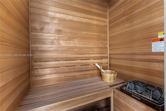 Building Photo - 17975 Collins Ave