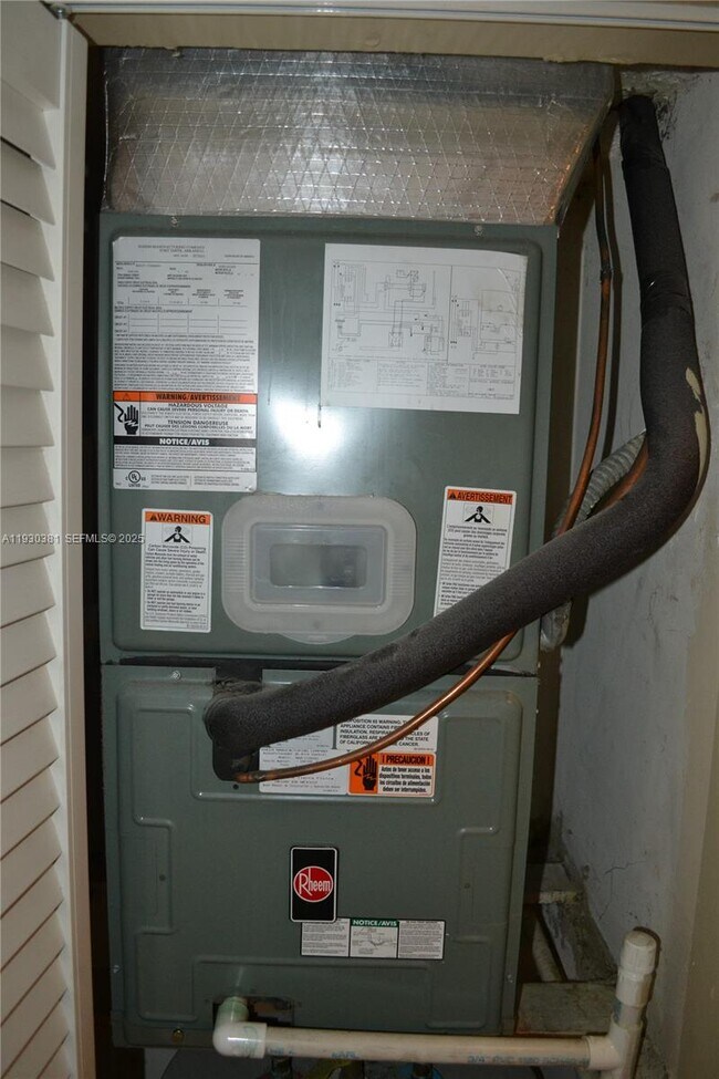 Building Photo - 9727 Hammocks Blvd