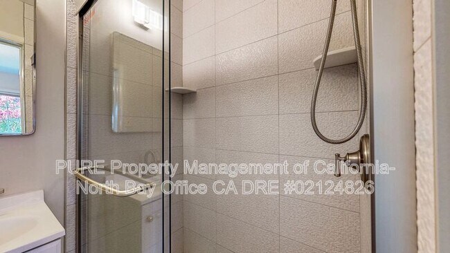 Building Photo - 1827 Creekside Rd